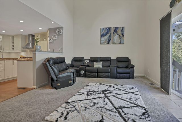49 Knights Bridge Drive W, Pickerington, OH 43147
