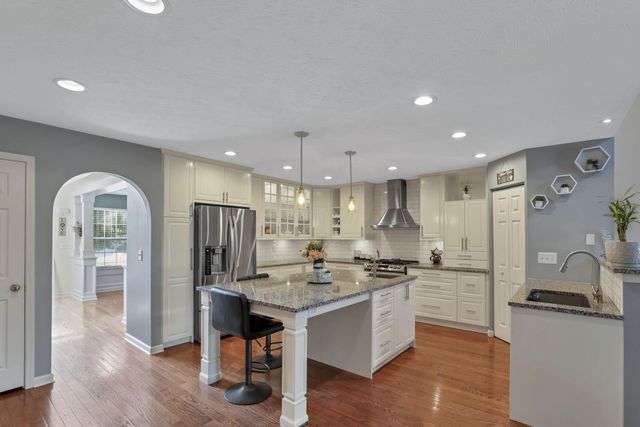49 Knights Bridge Drive W, Pickerington, OH 43147