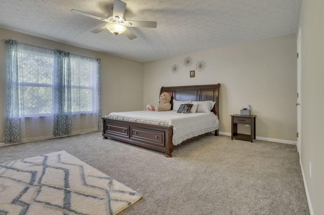 49 Knights Bridge Drive W, Pickerington, OH 43147