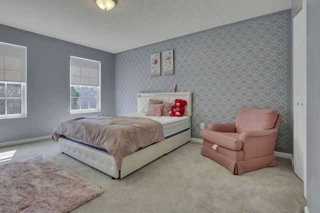49 Knights Bridge Drive W, Pickerington, OH 43147