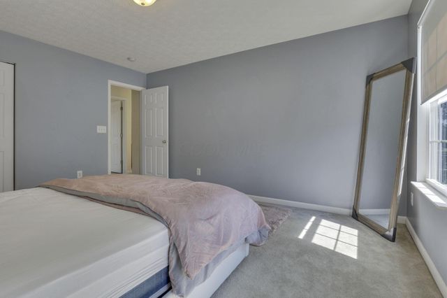 49 Knights Bridge Drive W, Pickerington, OH 43147