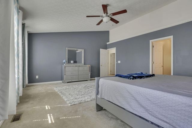 49 Knights Bridge Drive W, Pickerington, OH 43147