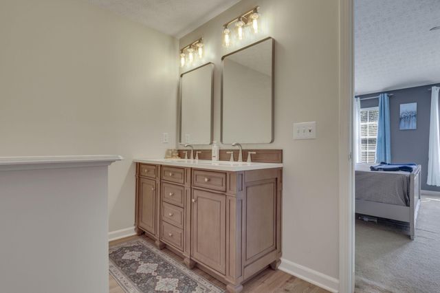 49 Knights Bridge Drive W, Pickerington, OH 43147