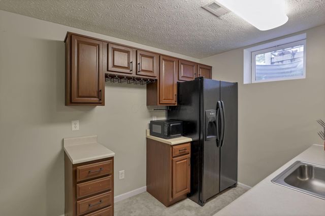 49 Knights Bridge Drive W, Pickerington, OH 43147
