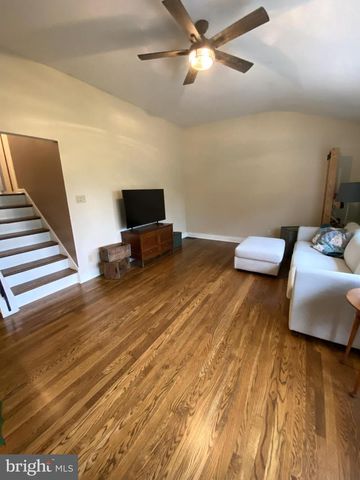 8 ANGLIN DR, Newark, DE 19713
