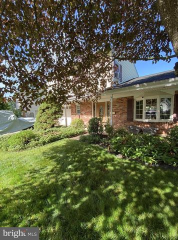 8 ANGLIN DR, Newark, DE 19713