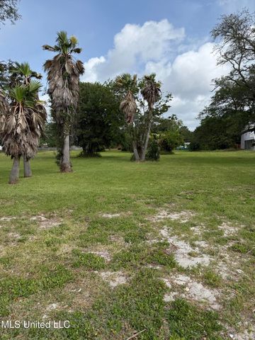 1504 Beach Boulevard, Biloxi, MS 39530