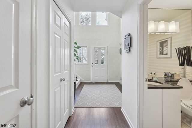 7 Coniston Ct, Wayne Twp., NJ 07470