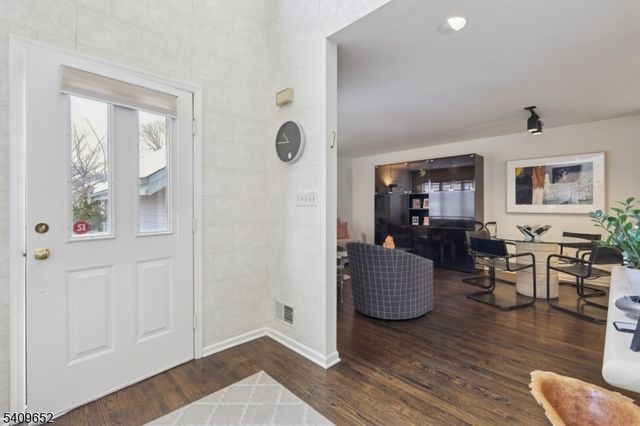 7 Coniston Ct, Wayne Twp., NJ 07470