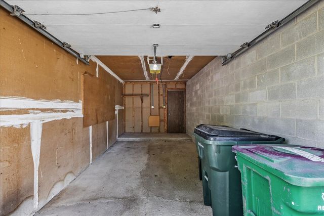 7050 Brighton Court 203, Woodridge, IL 60517