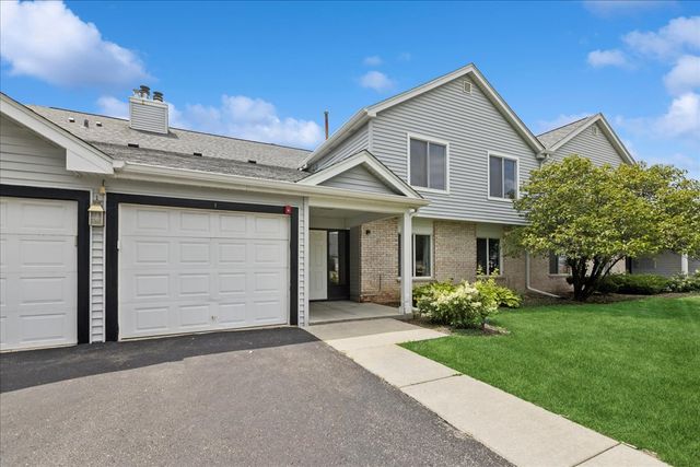 7050 Brighton Court 203, Woodridge, IL 60517