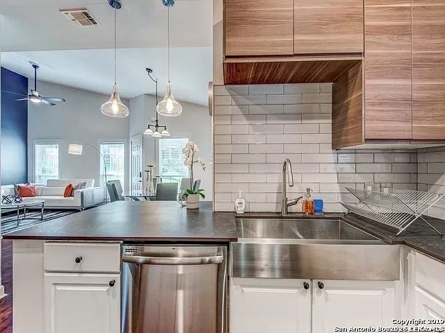 30 Chapel Hill, San Antonio, TX 78240