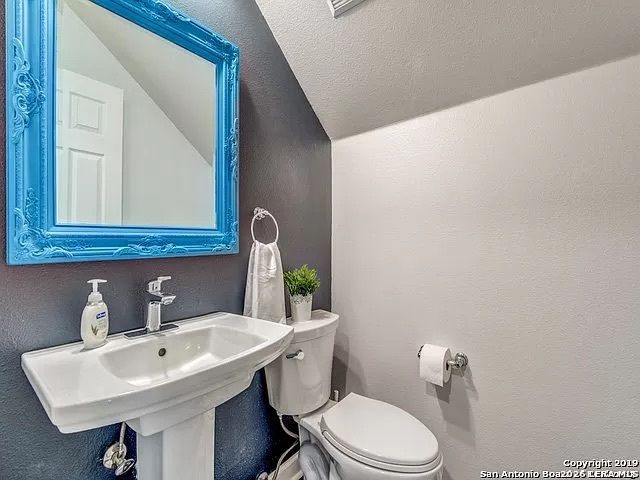30 Chapel Hill, San Antonio, TX 78240