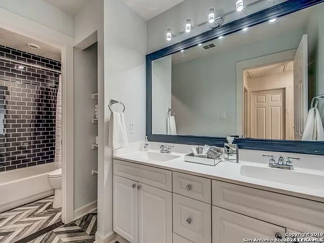 30 Chapel Hill, San Antonio, TX 78240