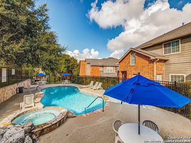 30 Chapel Hill, San Antonio, TX 78240