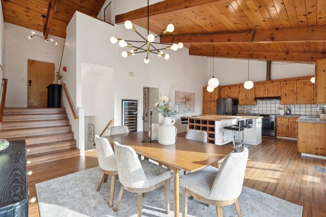 6689 Exeter Dr, Oakland, CA 94611