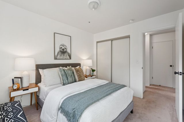 6689 Exeter Dr, Oakland, CA 94611