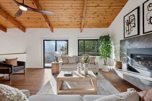 6689 Exeter Dr, Oakland, CA 94611