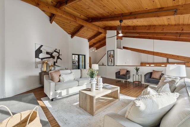 6689 Exeter Dr, Oakland, CA 94611