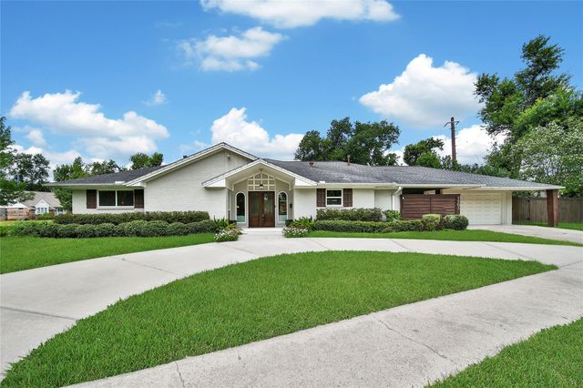 1503 W T C Jester Boulevard, Houston, TX 77008