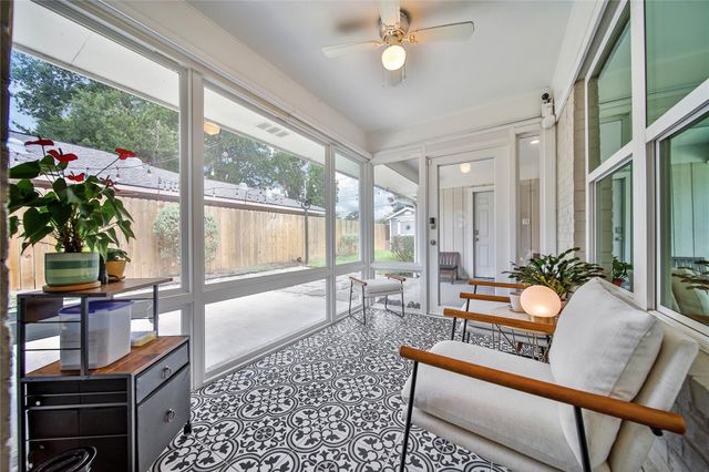 1503 W T C Jester Boulevard, Houston, TX 77008