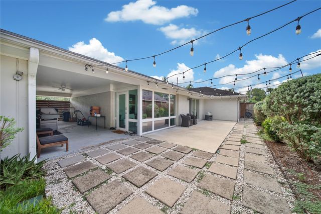 1503 W T C Jester Boulevard, Houston, TX 77008