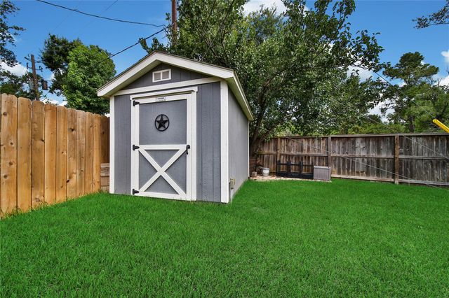 1503 W T C Jester Boulevard, Houston, TX 77008
