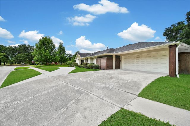 1503 W T C Jester Boulevard, Houston, TX 77008