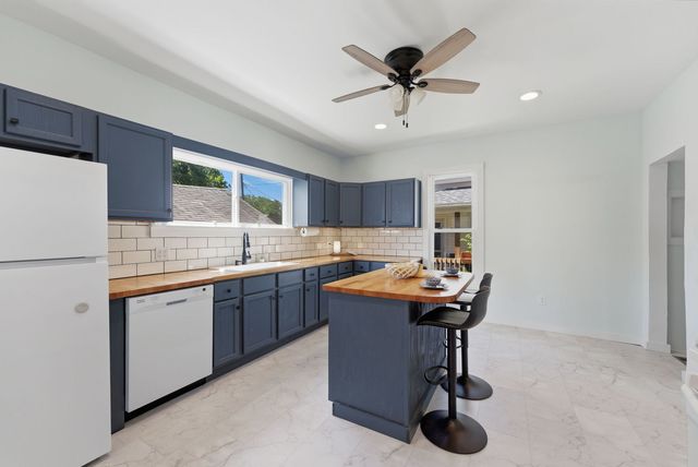 2313 Hobson Avenue, Davenport, IA 52802