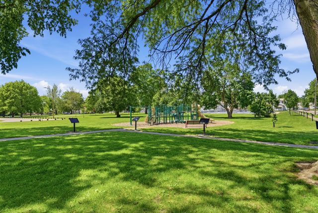 2313 Hobson Avenue, Davenport, IA 52802