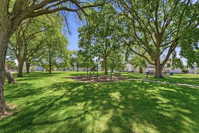 2313 Hobson Avenue, Davenport, IA 52802