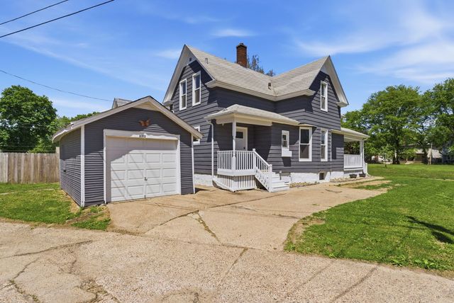 2313 Hobson Avenue, Davenport, IA 52802