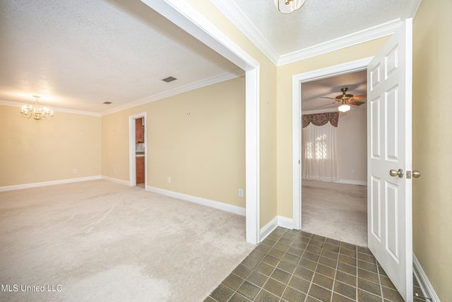 1512 Woodhaven Street, Pascagoula, MS 39581