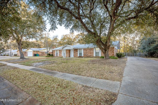 1512 Woodhaven Street, Pascagoula, MS 39581