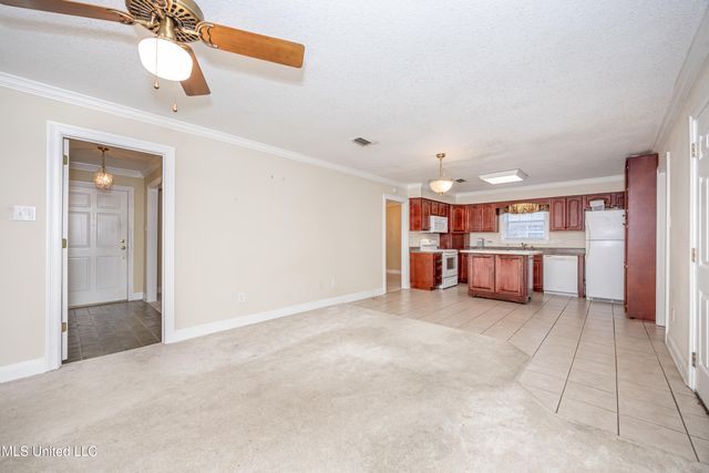 1512 Woodhaven Street, Pascagoula, MS 39581