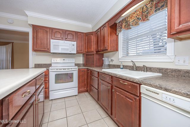 1512 Woodhaven Street, Pascagoula, MS 39581