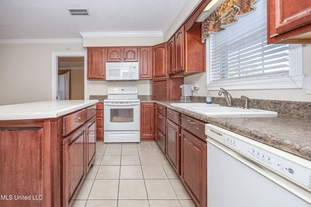 1512 Woodhaven Street, Pascagoula, MS 39581