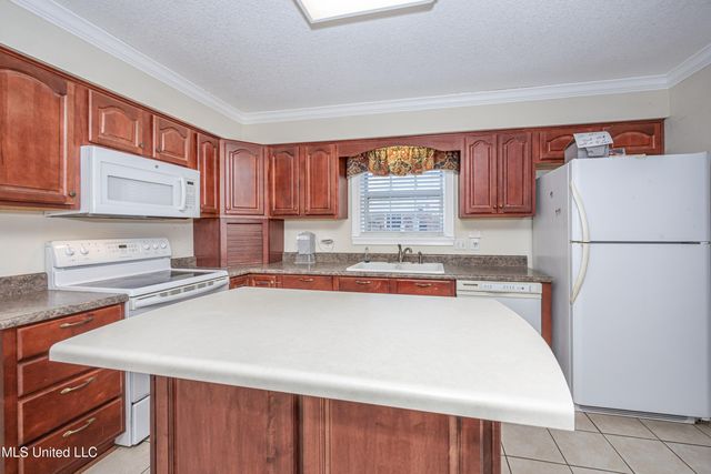 1512 Woodhaven Street, Pascagoula, MS 39581