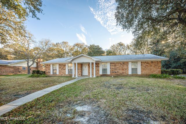 1512 Woodhaven Street, Pascagoula, MS 39581