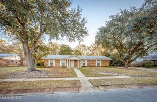 1512 Woodhaven Street, Pascagoula, MS 39581