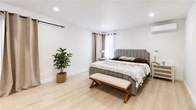 1558 W 105th, Los Angeles, CA 90047