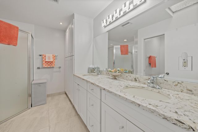 1121 Sand Drift Way B, West Palm Beach, FL 33411