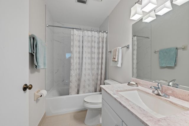 1121 Sand Drift Way B, West Palm Beach, FL 33411