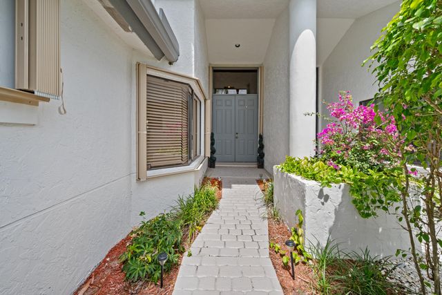 1121 Sand Drift Way B, West Palm Beach, FL 33411