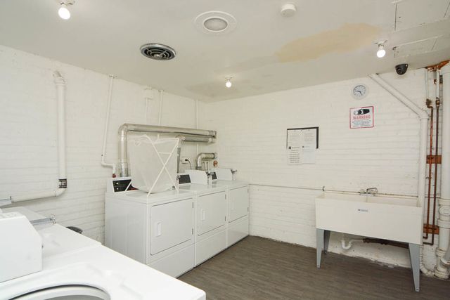 1040 W HOLLYWOOD Avenue 204, Chicago, IL 60660