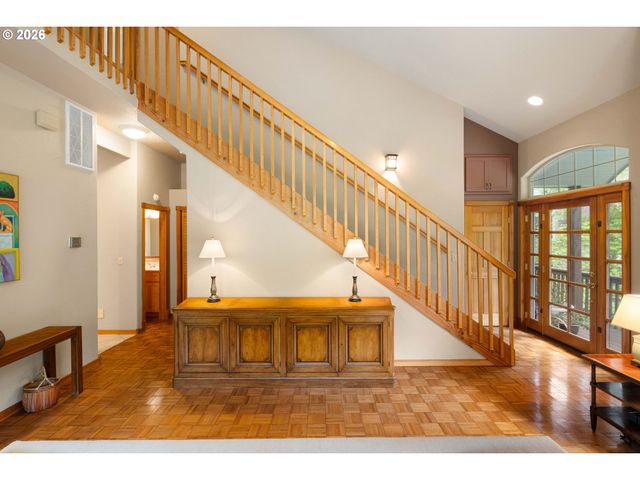 217 ROCKRIDGE Loop, Eugene, OR 97405