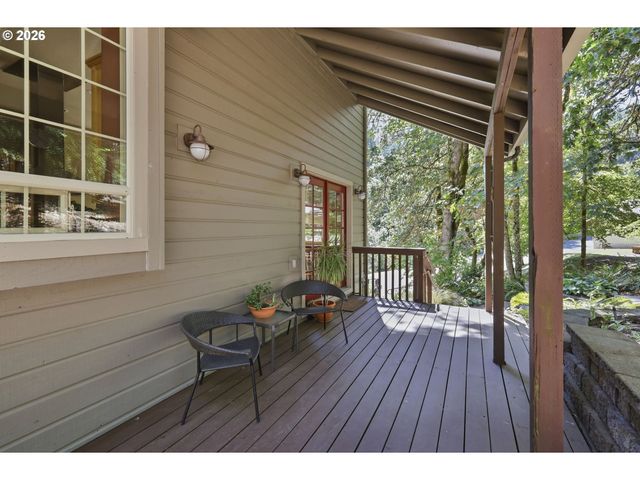 217 ROCKRIDGE Loop, Eugene, OR 97405