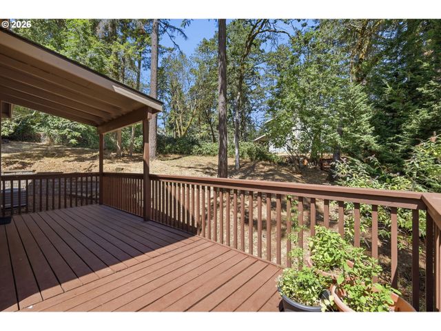 217 ROCKRIDGE Loop, Eugene, OR 97405