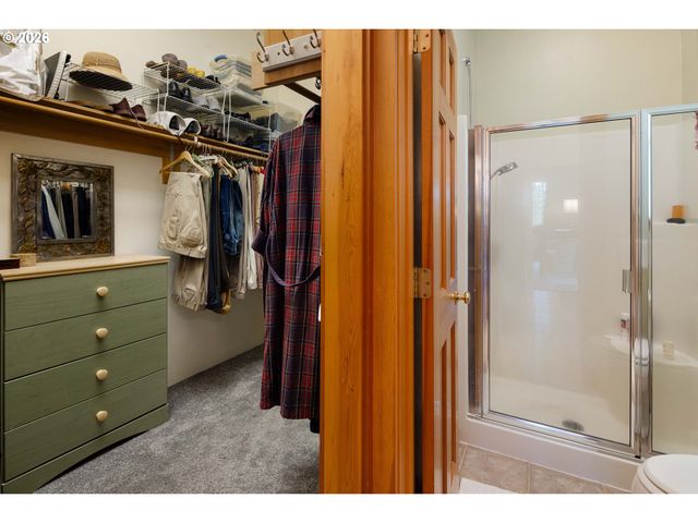 217 ROCKRIDGE Loop, Eugene, OR 97405