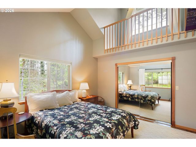 217 ROCKRIDGE Loop, Eugene, OR 97405